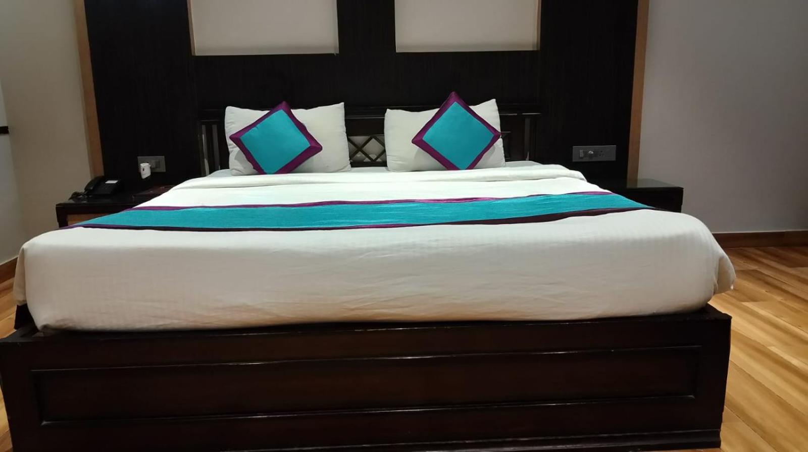 Hotel Little Palace Dibrugarh Exterior photo
